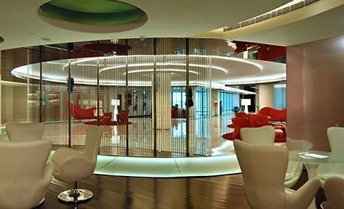 Galaxy Hotel & Spa グルガウン